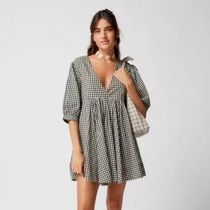 Ecote Vero Shapeless V-neck Mini Dress